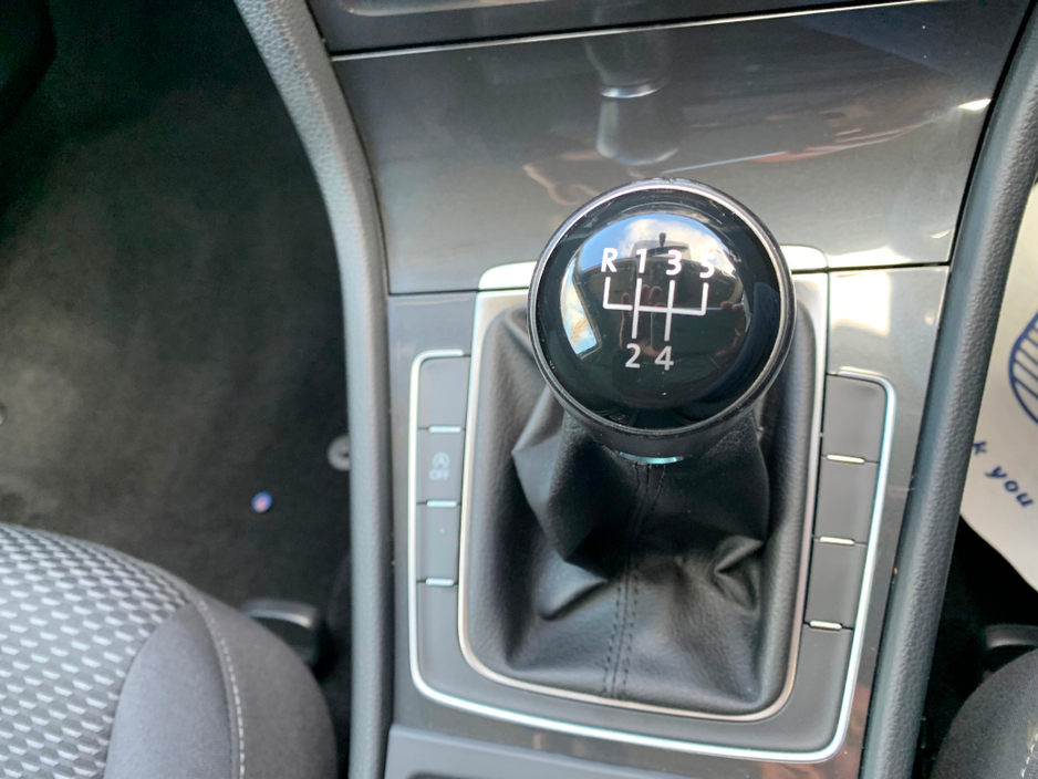 2019 Volkswagen Golf - image 18