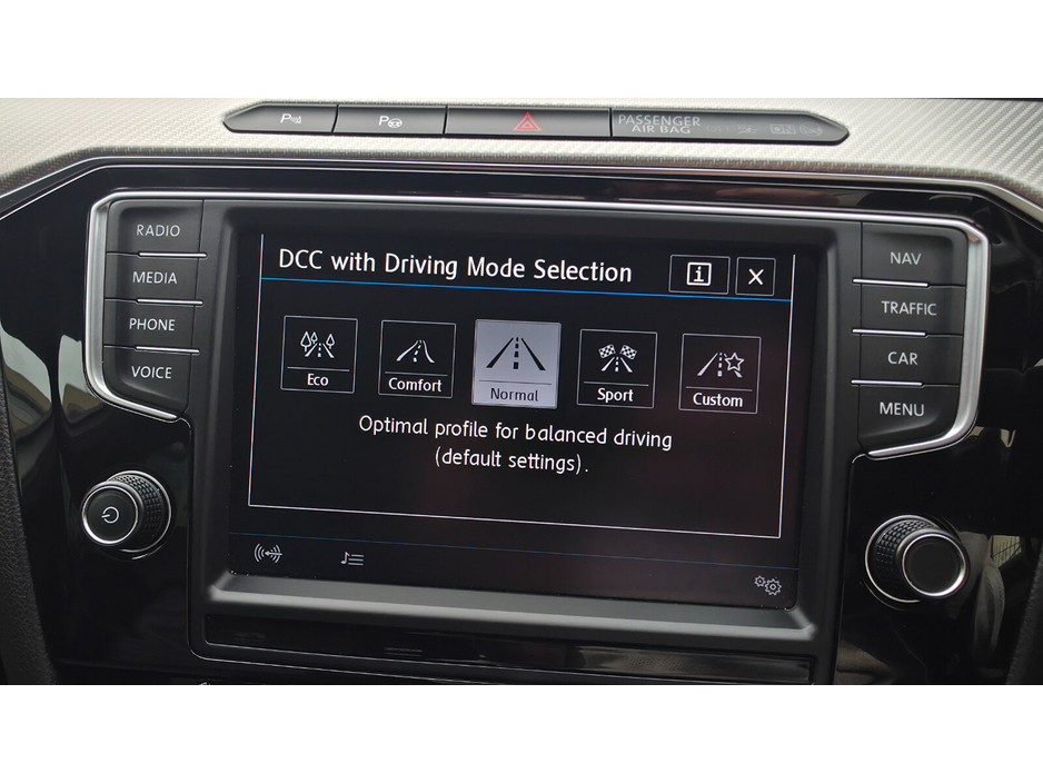 2016 Volkswagen Passat - image 22