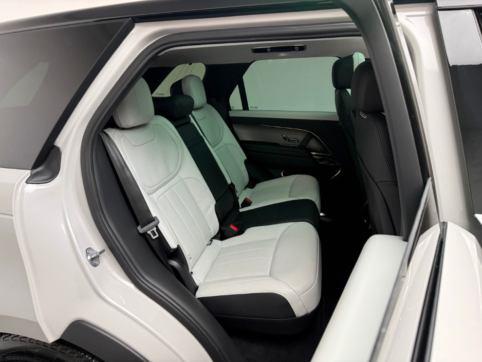 2024 Land Rover Range Rover Sport - image 12