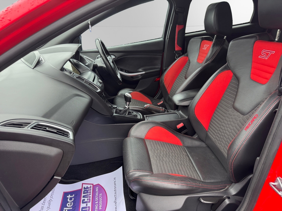 2018 Ford Focus - image 11