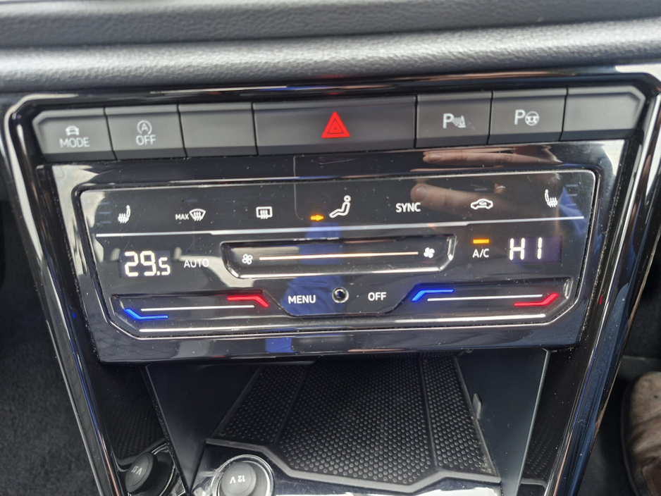 2022 Volkswagen T-Roc - image 20