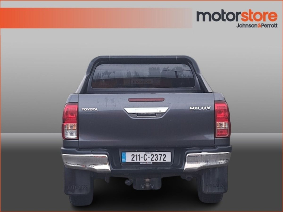 2021 Toyota Hilux HILUX 2.8 DOUBLE CAB SR5 4 DR €37,900