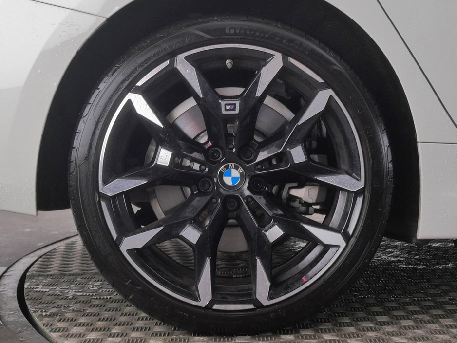 2025 BMW 3 Series - image 14