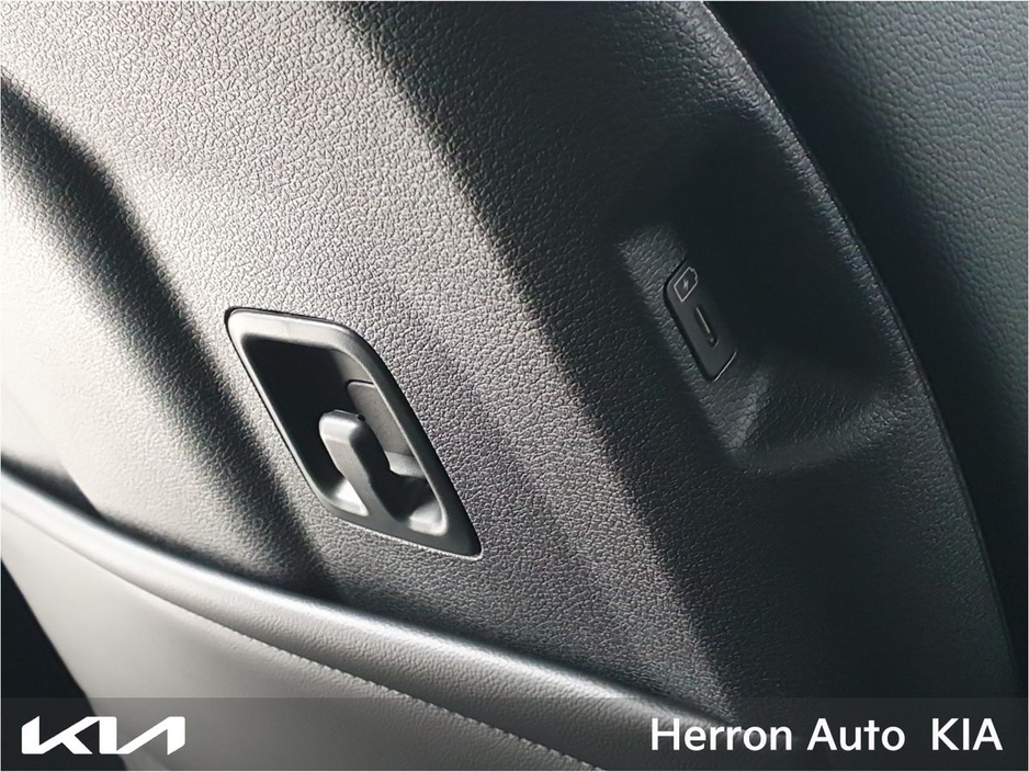 2026 Kia Sportage - image 11