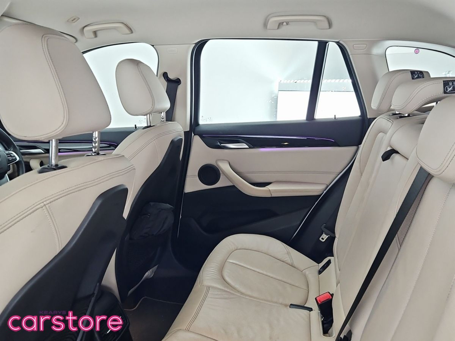 2020 BMW X1 - image 13