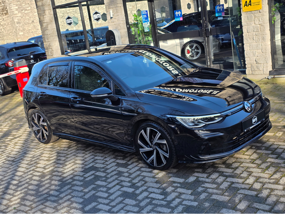 2024 Volkswagen Golf - image 4