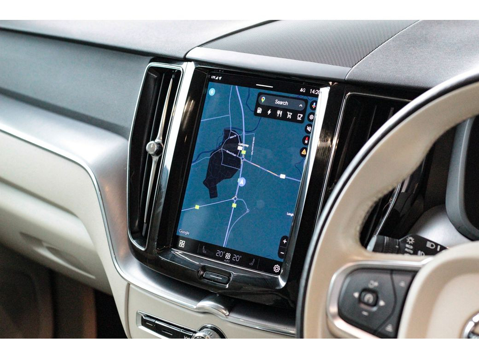 2021 Volvo XC60 T6 Inscription Expression €38,899