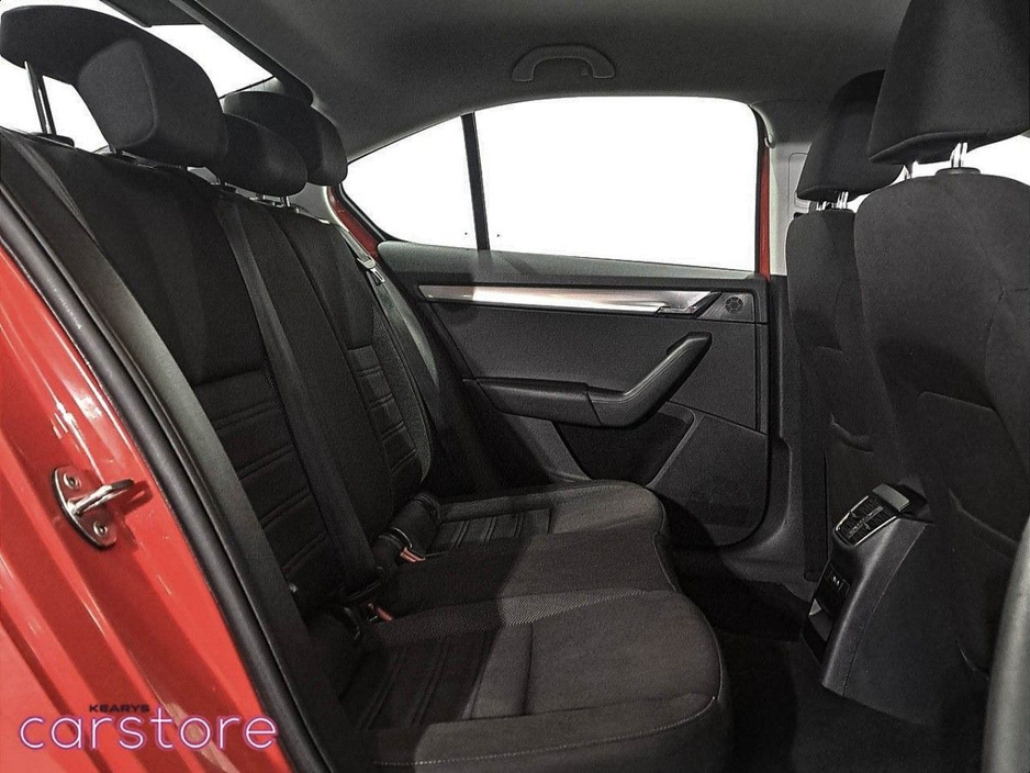 2021 Skoda Octavia - image 15