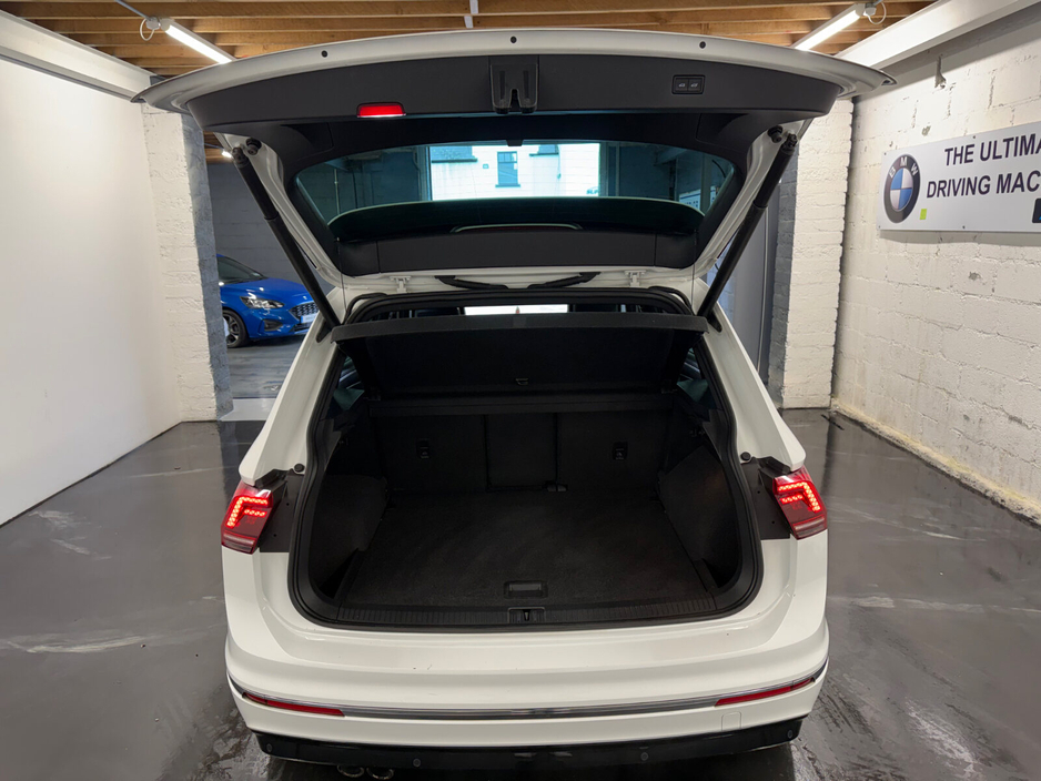 2018 Volkswagen Tiguan - image 16