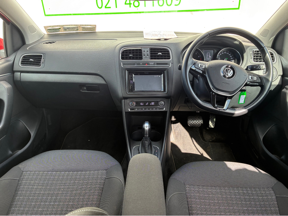 2016 Volkswagen Polo - image 12
