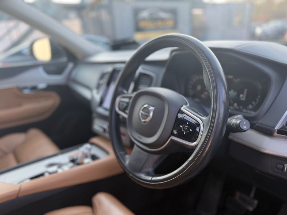 2016 Volvo XC90 - image 10