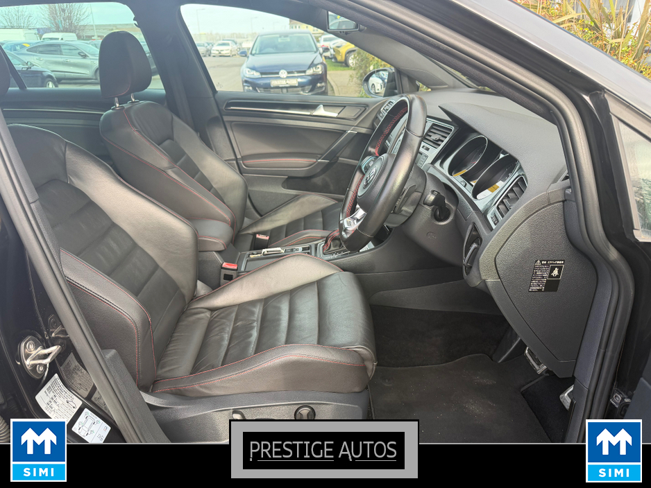 2015 Volkswagen Golf - image 8