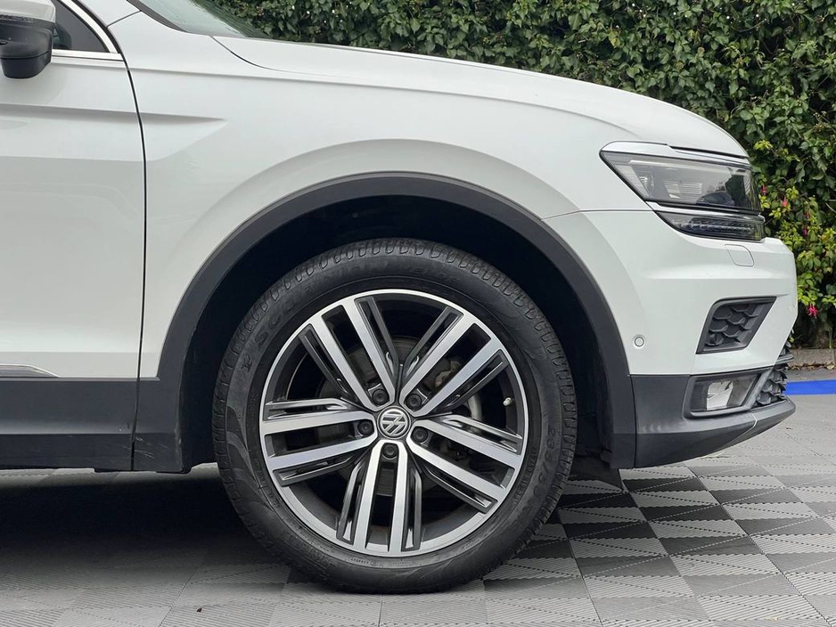 2020 Volkswagen Tiguan HIGHLINE 4MOTION 2.0 TDI // OPENING PAN ROOF // DIAMOND CUT ALLOYS // LEATHER HEATED SEATS €32,950