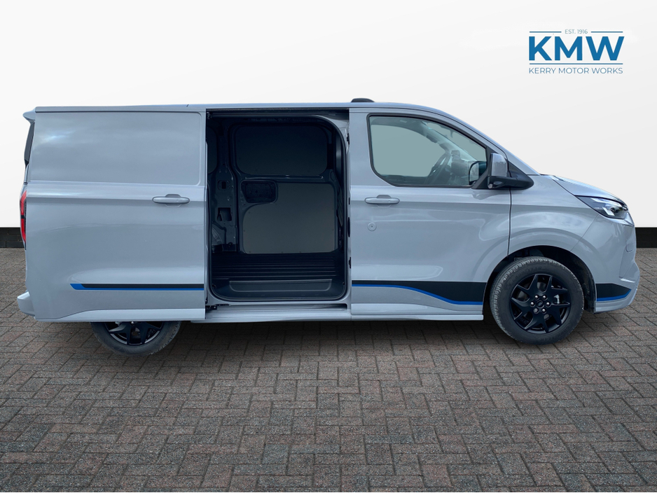 2026 Ford Transit Custom - image 4