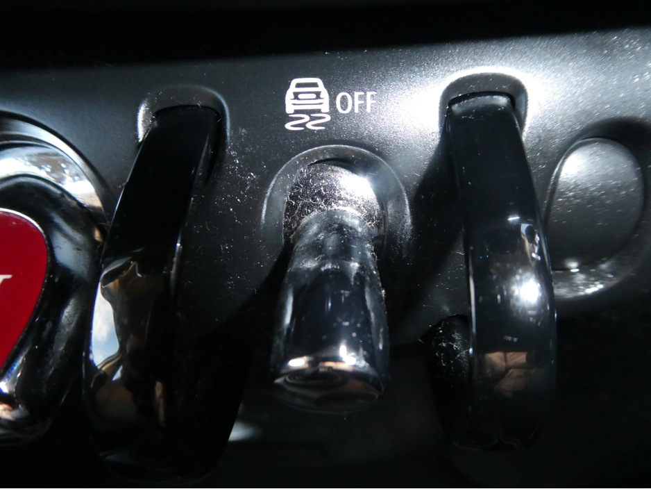 2017 MINI Countryman - image 19