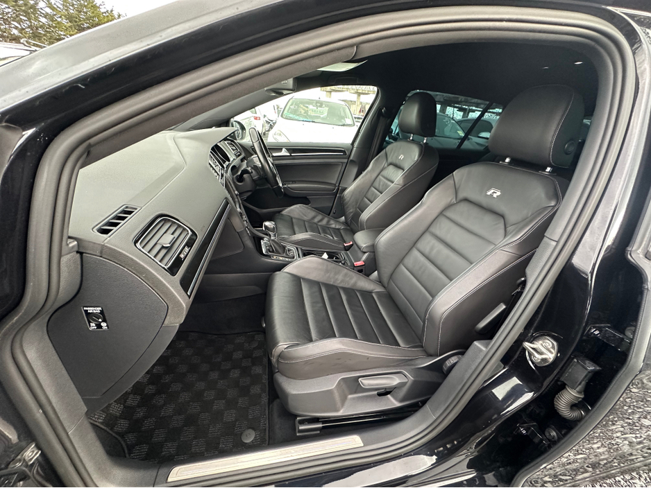 2014 Volkswagen Golf - image 10