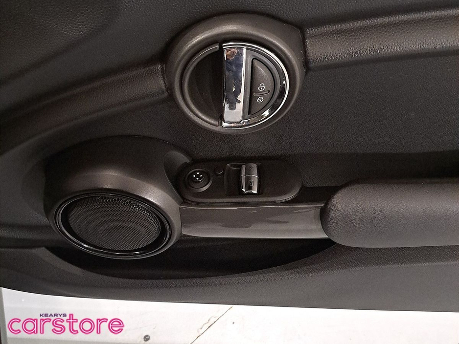 2017 MINI Hatch ONE D XN12 2 DR €14,480