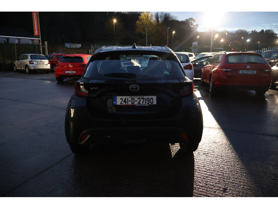 2024 Toyota Yaris LUNA 5dr Manual Great Spec! €19,995