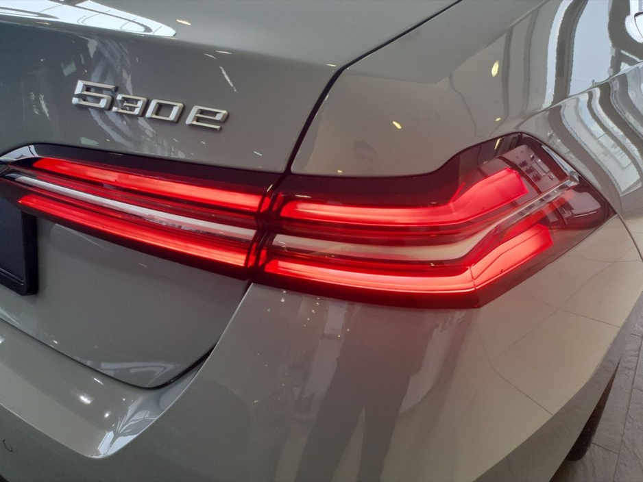 2026 BMW 5 Series - image 20