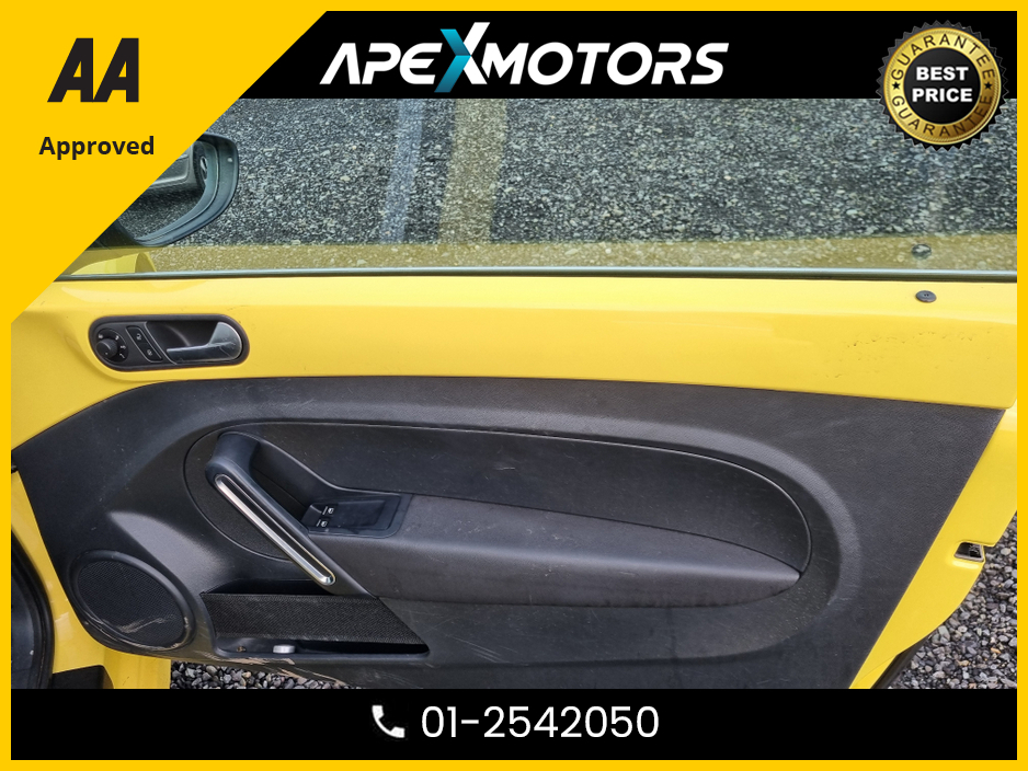 2014 Volkswagen Beetle - image 16