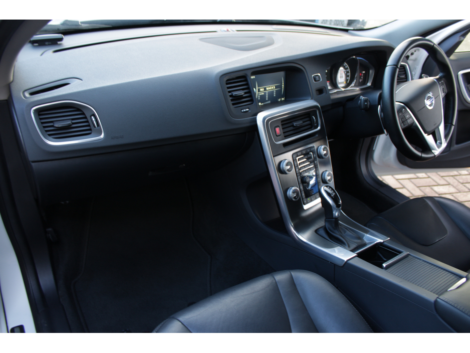 2016 Volvo S60 2.0D4 SE LUXURY PLUS AUTOMATIC // IMMACULATE CONDITION THROUGHOUT // BUY WITH CONFIDENCE AA AND SIMI APPROVED DEALER 2026 // FINANCE ARRANGED // ALL TRADE INS WELCOME // €17,950