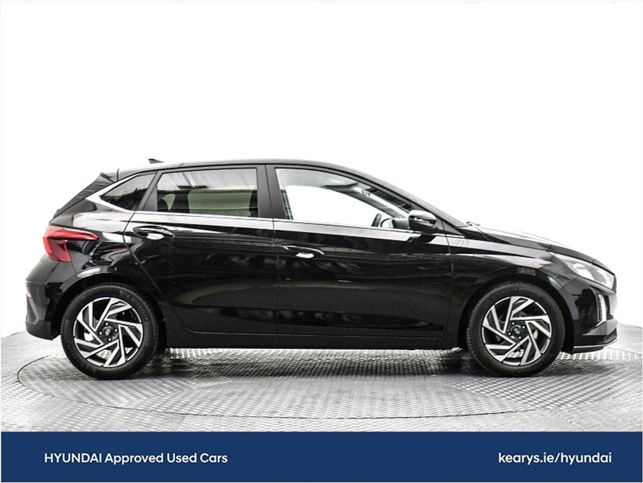 2025 Hyundai i20 - image 14