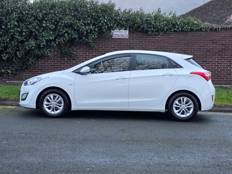 2016 Hyundai i30 1.6 Diesel Deluxe €6,999