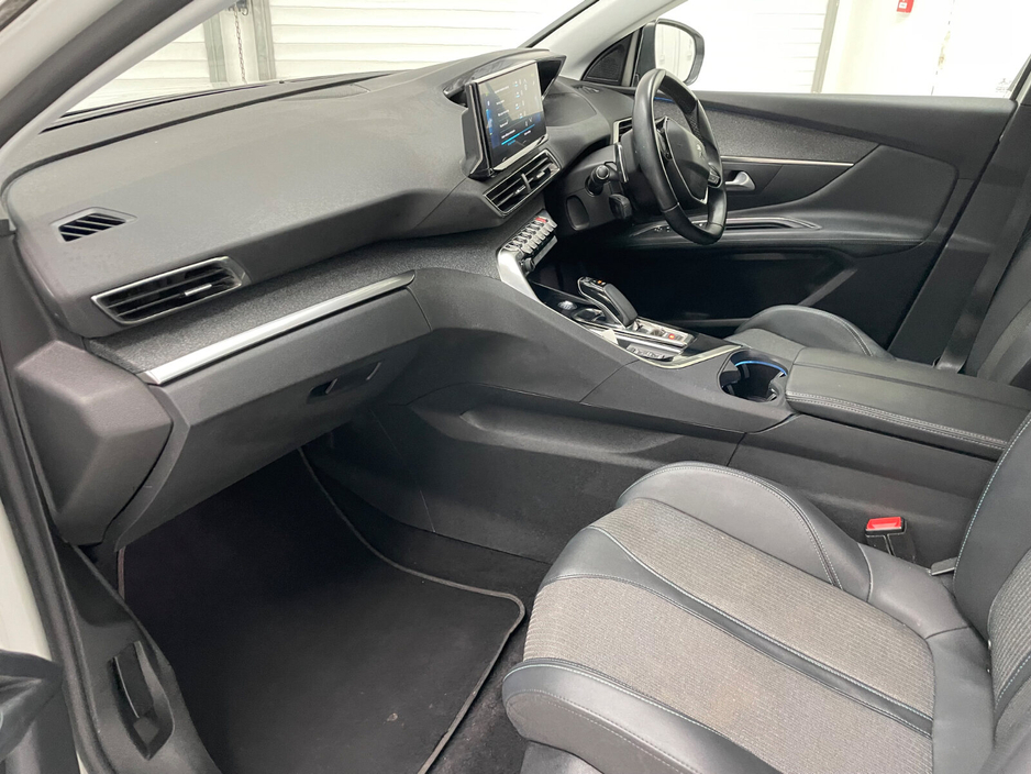 2021 Peugeot 3008 - image 18