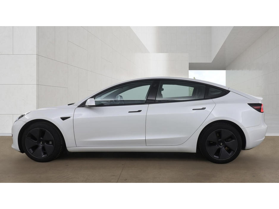 2022 Tesla Model 3 - image 5