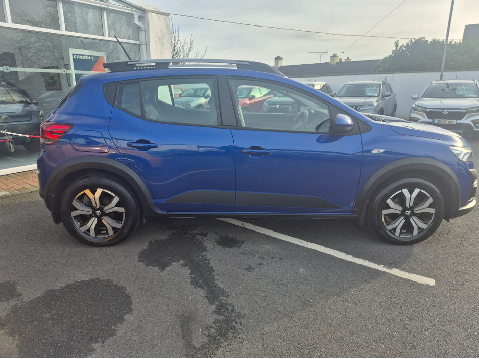 2022 Dacia Sandero - image 8