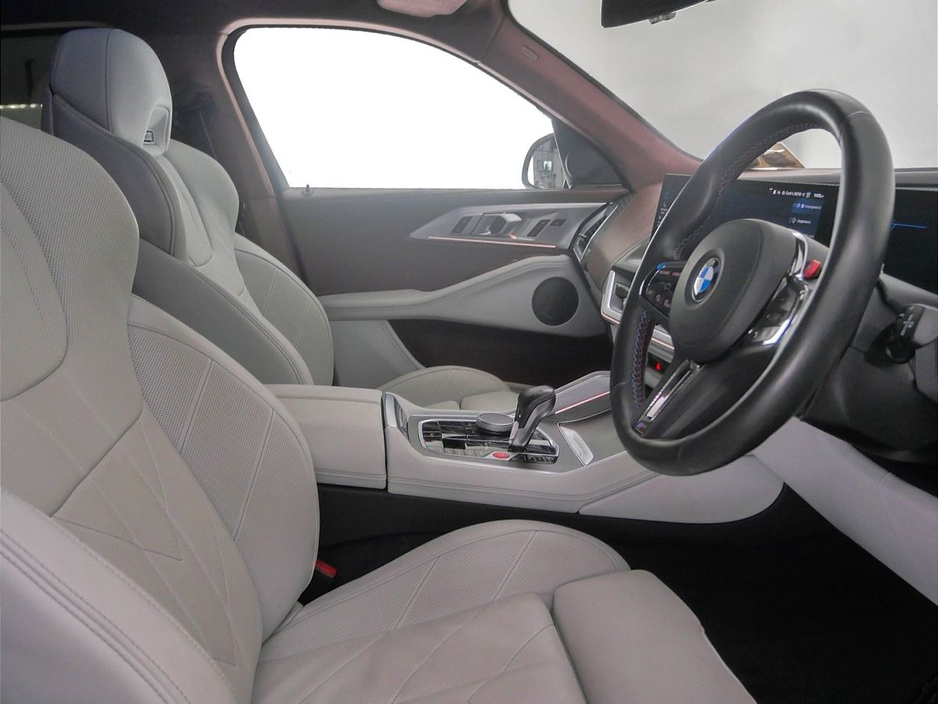 2024 BMW XM - image 12