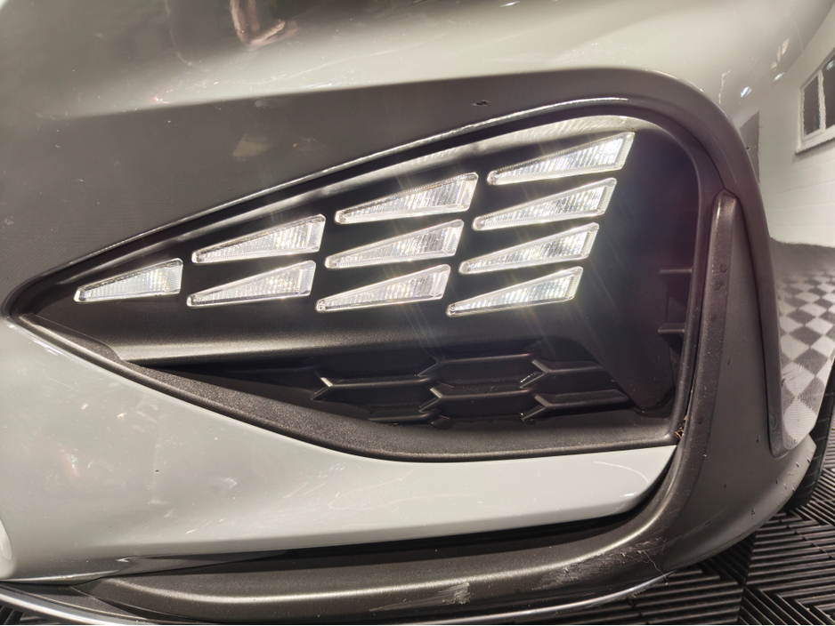 2022 Hyundai i30 - image 12