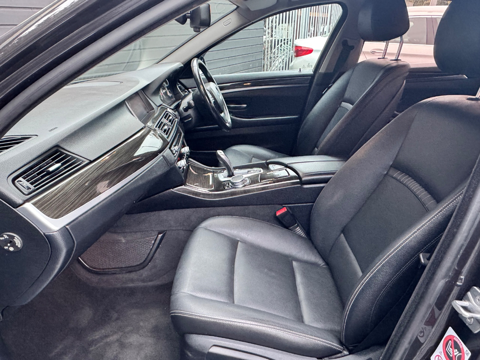 2016 BMW 5 Series - image 11
