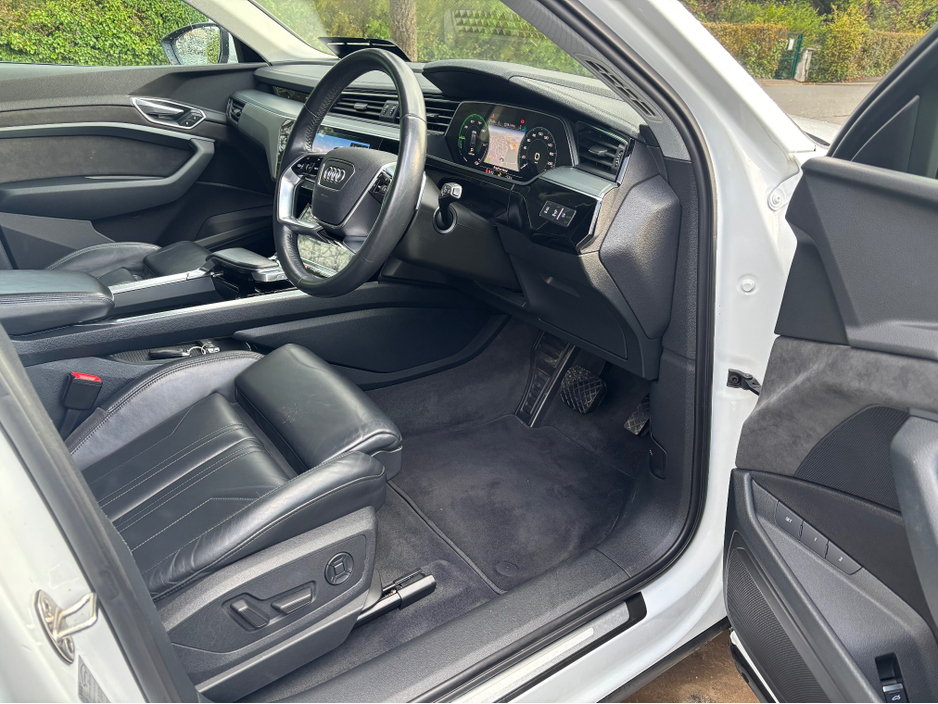 2020 Audi e-tron AUDI E TRON '50' - QUATTRO 'SPORT' FASH - 2 KEYS €23,900