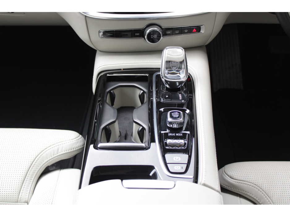 2020 Volvo S60 - image 23