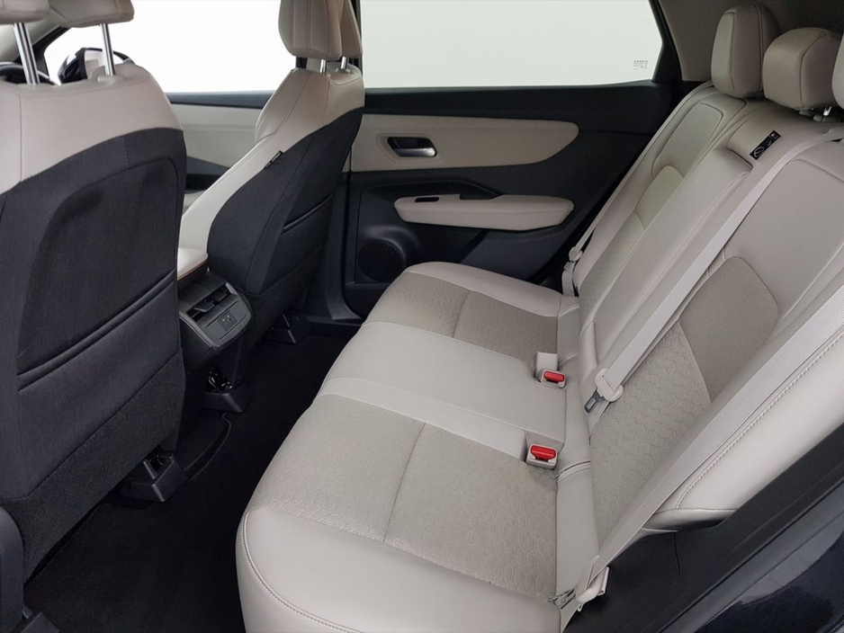 2024 Nissan Ariya - image 7