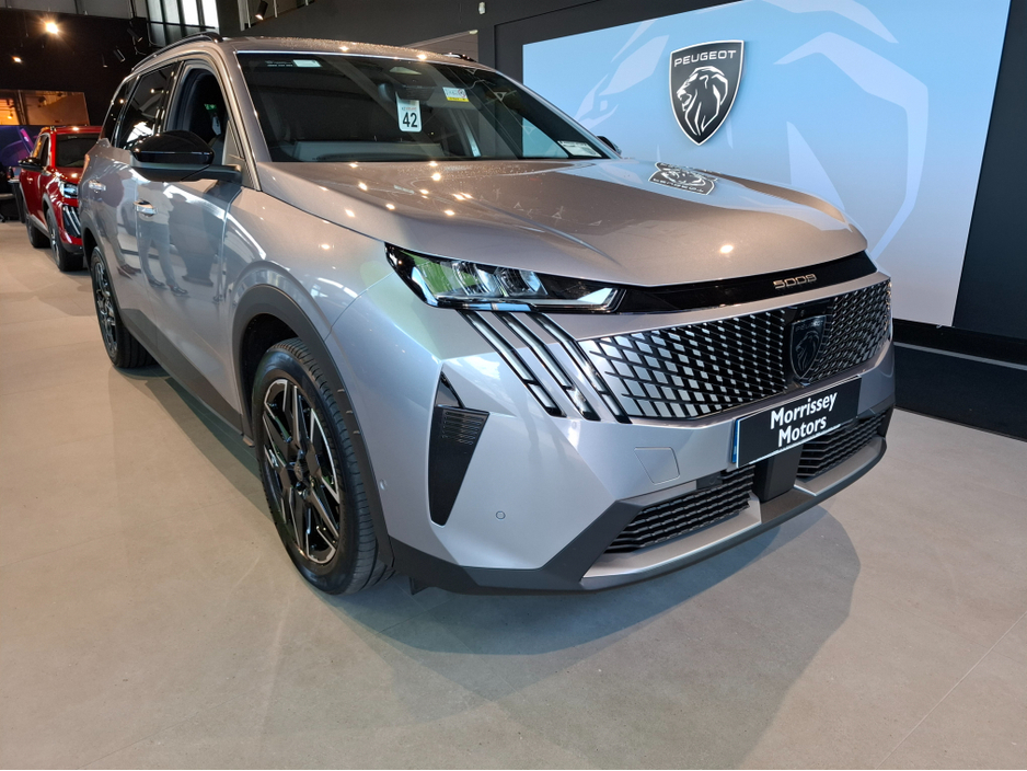 2026 Peugeot 5008 ALLURE 73KWH 210BHP 4DR €51,950
