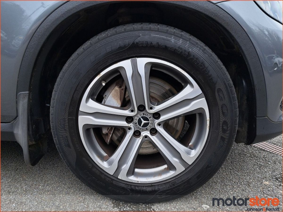 2018 Mercedes-Benz GLC Class - image 9