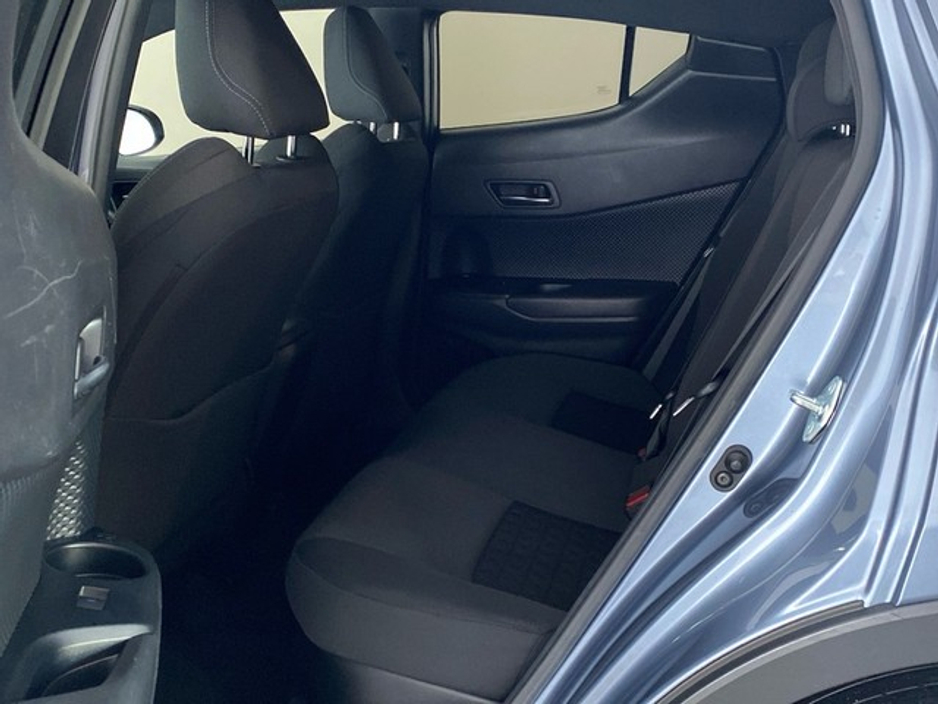 2021 Toyota C-HR - image 7