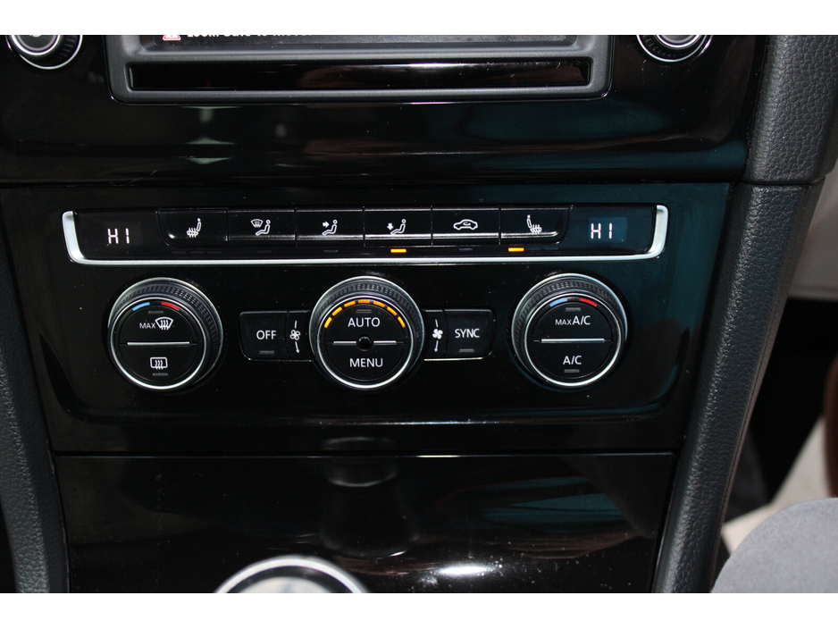 2016 Volkswagen Golf 1.2TSI 3DR 110HP Highline €15,950