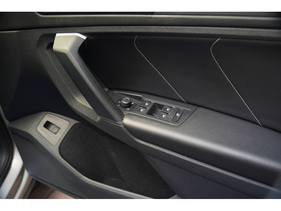 2019 Volkswagen Tiguan - image 10