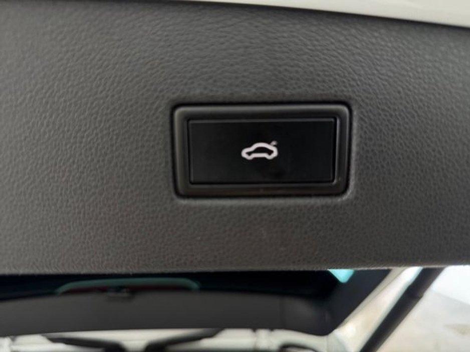 2020 Volkswagen Tiguan - image 19