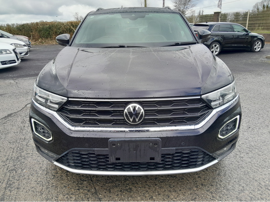 2022 Volkswagen T-Roc - image 3