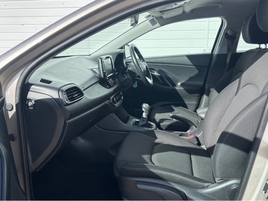 2020 Hyundai i30 - image 11