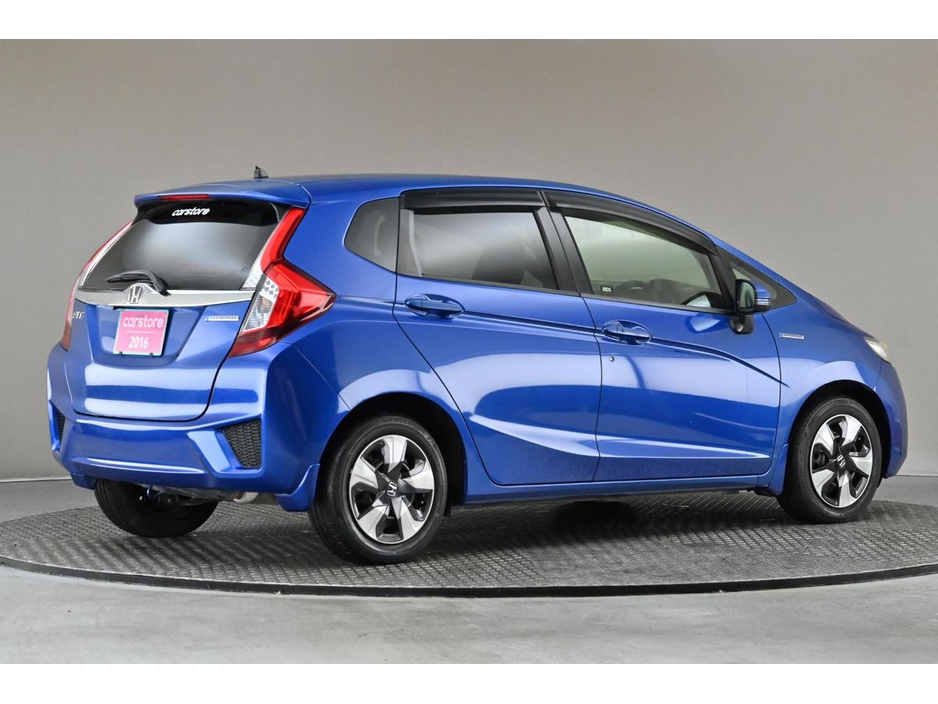 2016 Honda Fit - image 9
