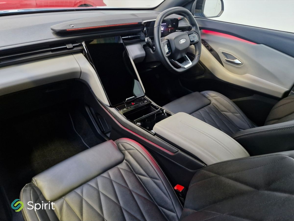 2025 Ford Explorer - image 4