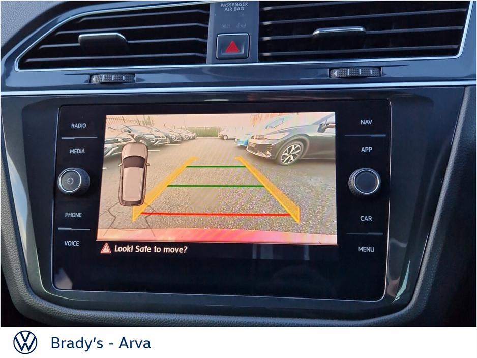 2018 Volkswagen Tiguan - image 16