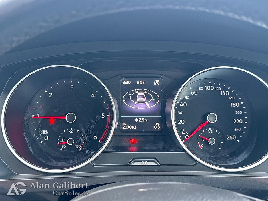 2017 Volkswagen Tiguan - image 17