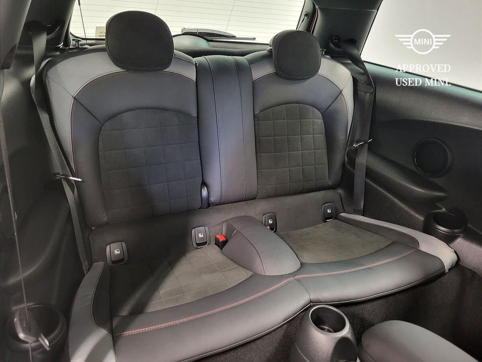 2023 MINI Hatch - image 11