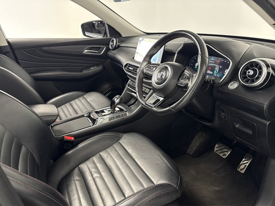 2021 MG HS EXCLUSIVE PHEV AUTO**PANORAMIC ROOF**DIGITAL DASH**TOUCH SCREEN APPLE CAR PLAY**MULTIFUNCTIONAL STEERING WHEEL**HEATED LEATHER SEATS**ELECTRIC SEATS**ELECTRIC FOLDING MIRRORS**ELECTRIC TAILGATE** €24,995